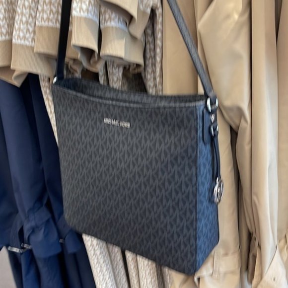 Michael Kors Jet Set Travel Large Messenger Crossbody Bag Black - Picture 15 of 16